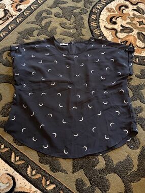 Maurices Black Crescent Print Short Sleeve Top
